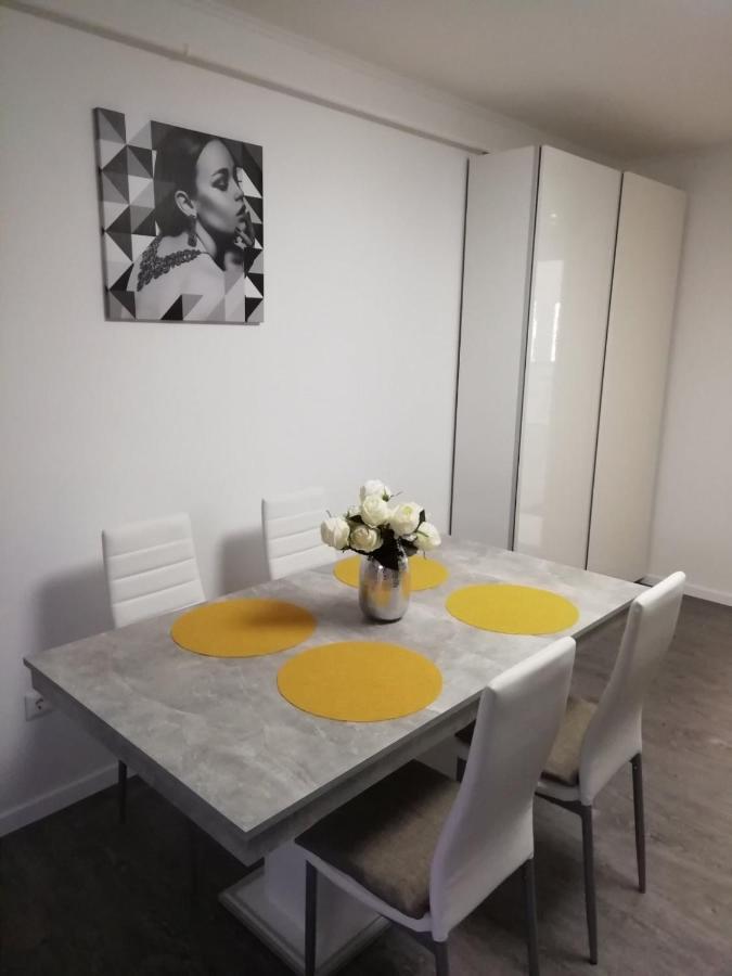 Salvus Apartman Apartment Егер Екстериор снимка